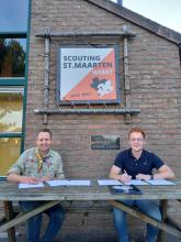 ondertekening samenwerkingsovereenkomst “Heerschap Verbindt!” door Paul Smeets (Scouting St. Maarten) en Tom van der Putten (Heerschap Groep)